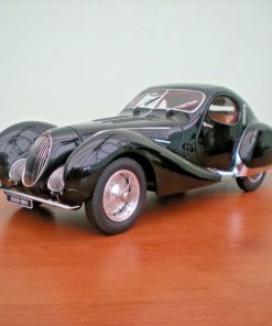 Alternative view of CMC M-166 Talbot Lago Type 150 SS Figoni & Falaschi Teardrop Coupé 1937/39 1:18
