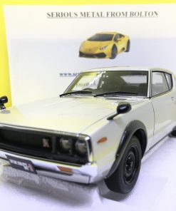 AUTOART 77471 NISSAN SKYLINE 2000GT-R KPGC 110 SILVER 1:18 SCALE