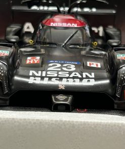 AUTOART 81577 NISSAN GT-R LM NISMO 2015 LE MANS TEST CAR L/E 1:18 SCALE