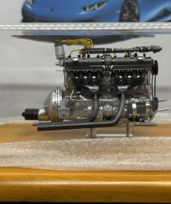 CMC M-131 1938 ALFA ROMEO 8C 2900 B ENGINE INCLUDING DISPLAY CASE 1:18 SCALE - Image 7