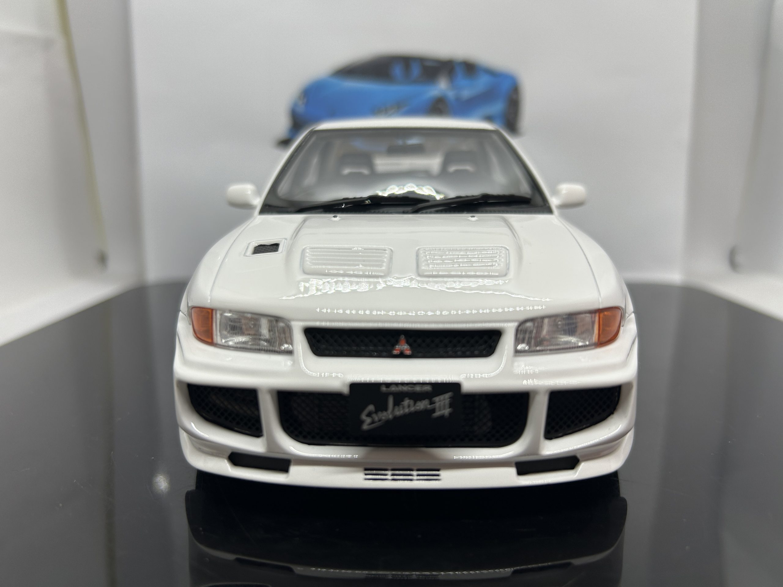 OTTO MOBILE OT1065 1995 MITSUBISHI LANCER EVO III WHITE L/E 1:18 SCALE - Image 5