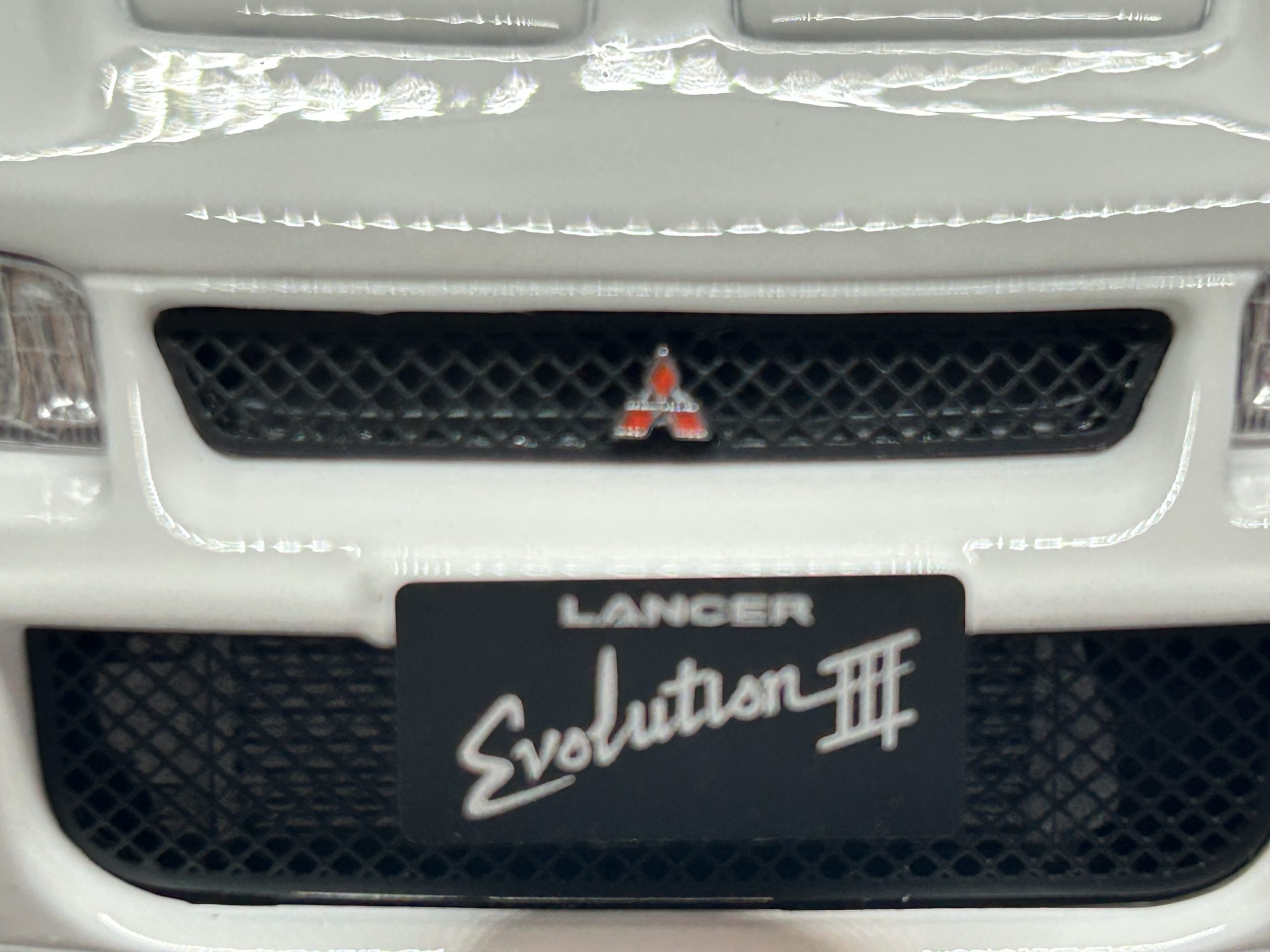 OTTO MOBILE OT1065 1995 MITSUBISHI LANCER EVO III WHITE L/E 1:18 SCALE - Image 6