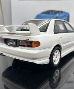 OTTO MOBILE OT1065 1995 MITSUBISHI LANCER EVO III WHITE L/E 1:18 SCALE - Image 10