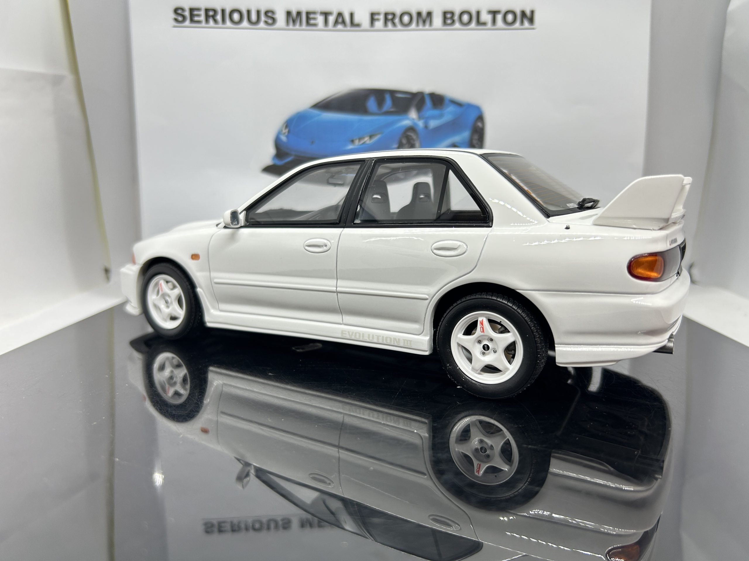 OTTO MOBILE OT1065 1995 MITSUBISHI LANCER EVO III WHITE L/E 1:18 SCALE - Image 13
